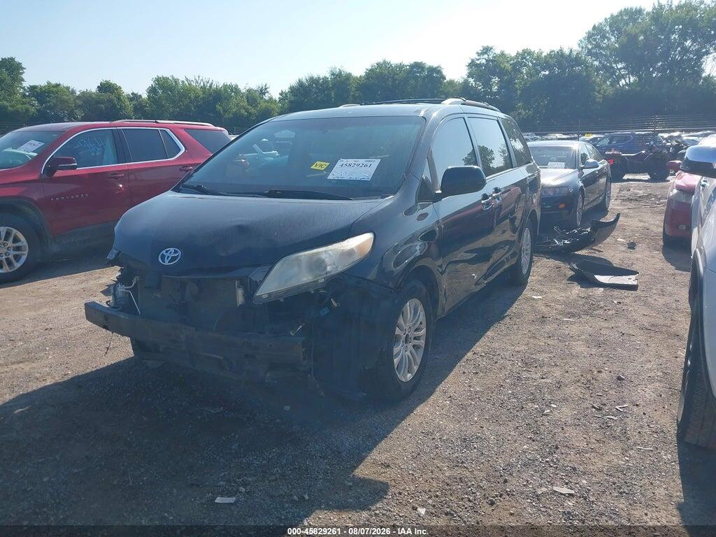 5TDYK3DC3BS021248 2011 TOYOTA SIENNA photo no. 2
