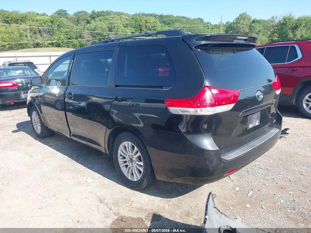 5TDYK3DC3BS021248 2011 TOYOTA SIENNA photo no. 3