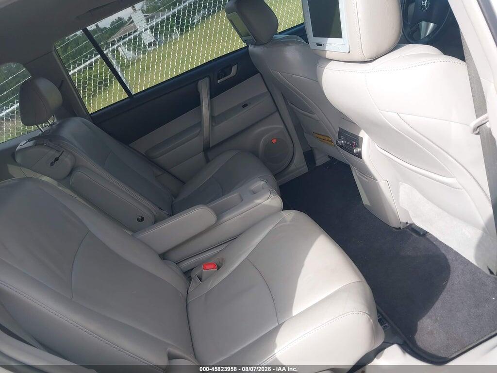 5TDBK3EH8BS067948 2011 TOYOTA HIGHLANDER photo no. 8