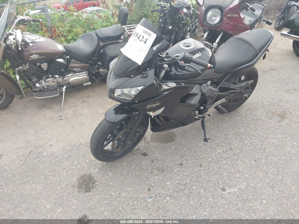 JKAEXEC18BDA69191 2011 KAWASAKI EX650 photo no. 2