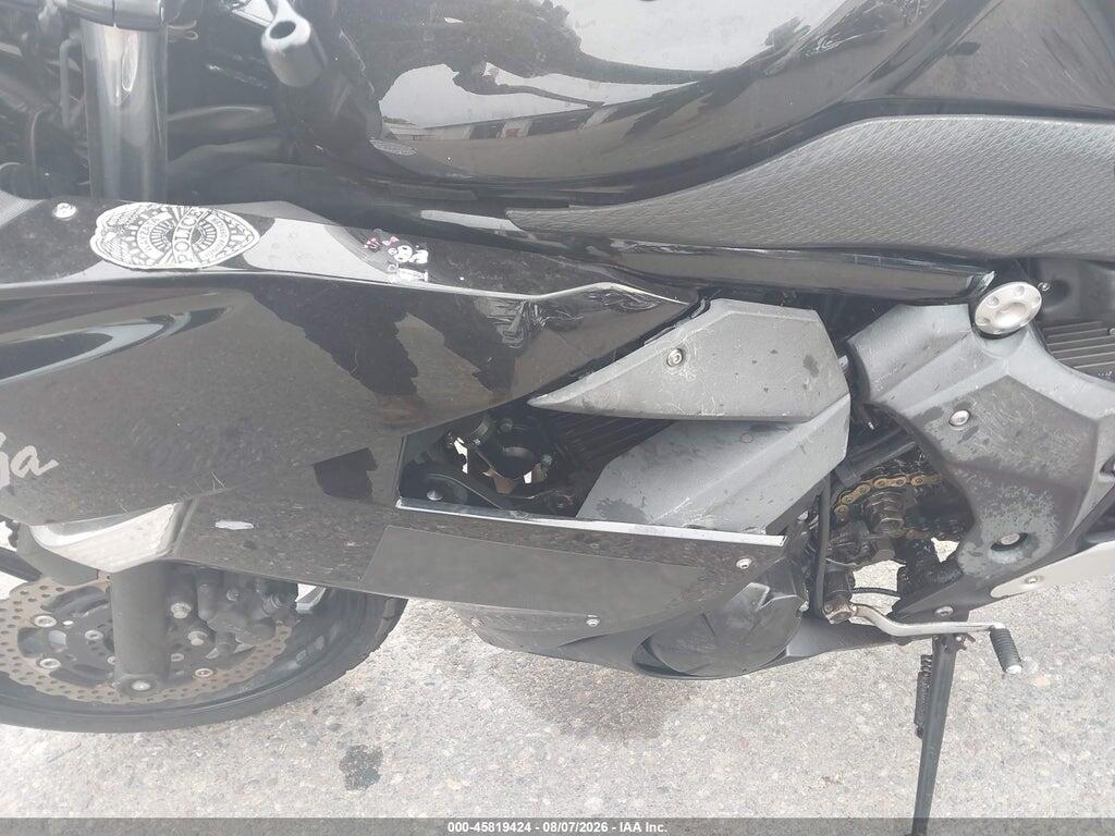 JKAEXEC18BDA69191 2011 KAWASAKI EX650 photo no. 9
