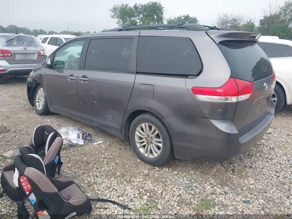 5TDYK3DC3BS021072 2011 TOYOTA SIENNA photo no. 3