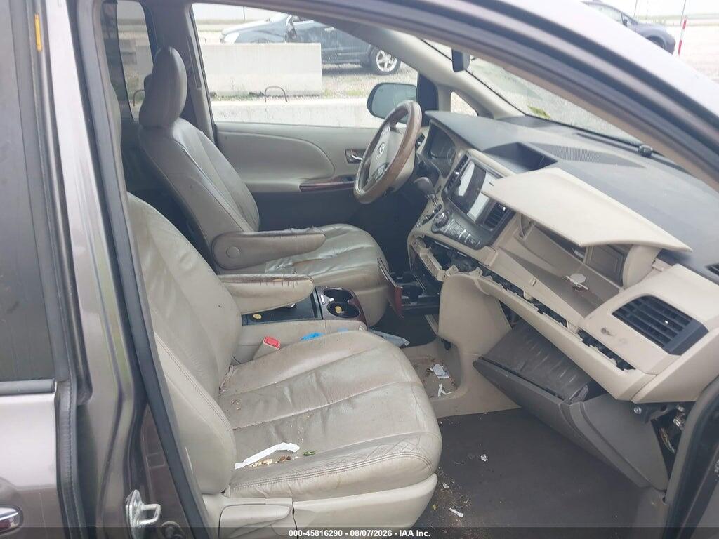 5TDYK3DC3BS021072 2011 TOYOTA SIENNA photo no. 5