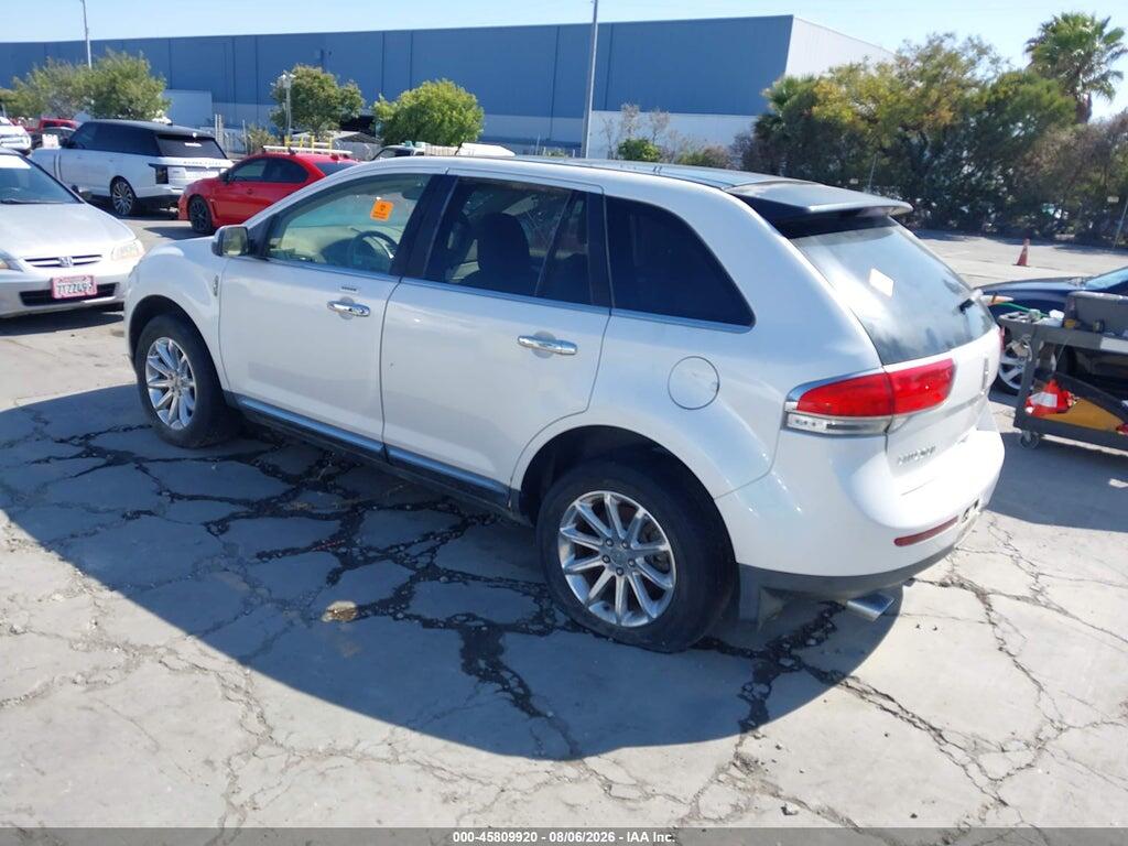 2LMDJ8JK4BBJ21192 2011 LINCOLN MKX photo no. 3