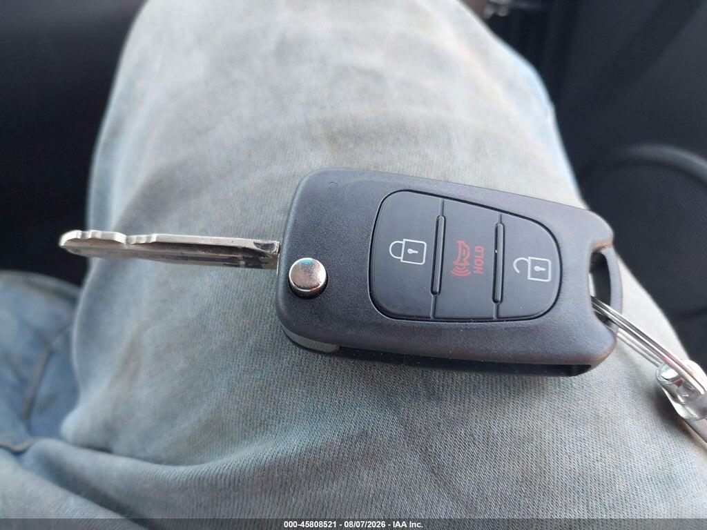 KNDJT2A24B7732892 2011 KIA SOUL photo no. 11