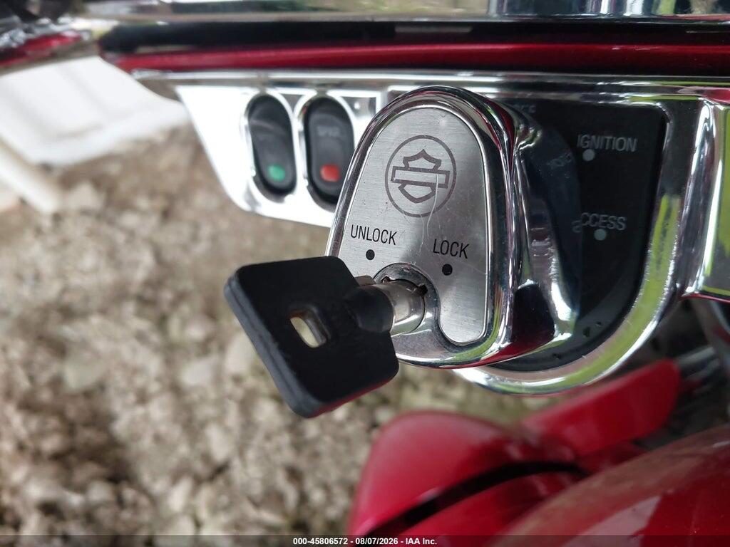 1HD1KBM11BB625672 2011 HARLEY-DAVIDSON FLHX photo no. 11