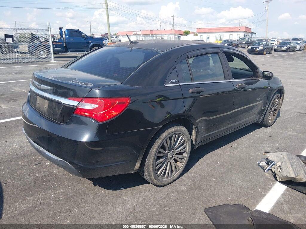 1C3BC2FG1BN607289 2011 CHRYSLER 200 photo no. 4