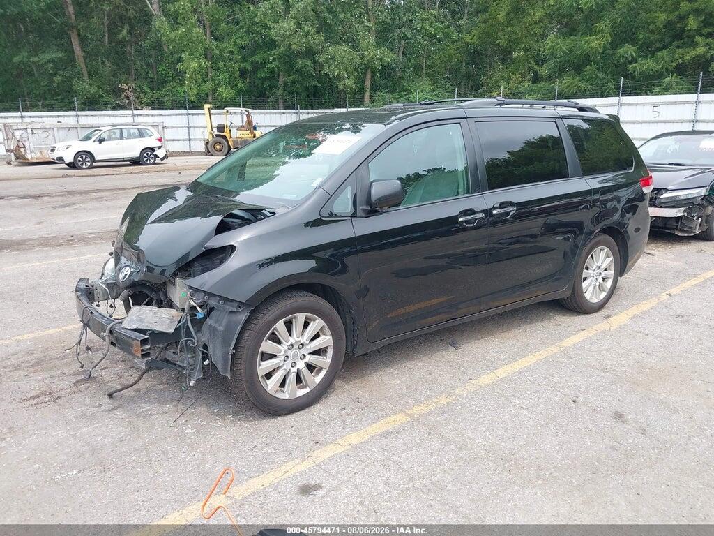 5TDDK3DC3BS006764 2011 TOYOTA SIENNA photo no. 2