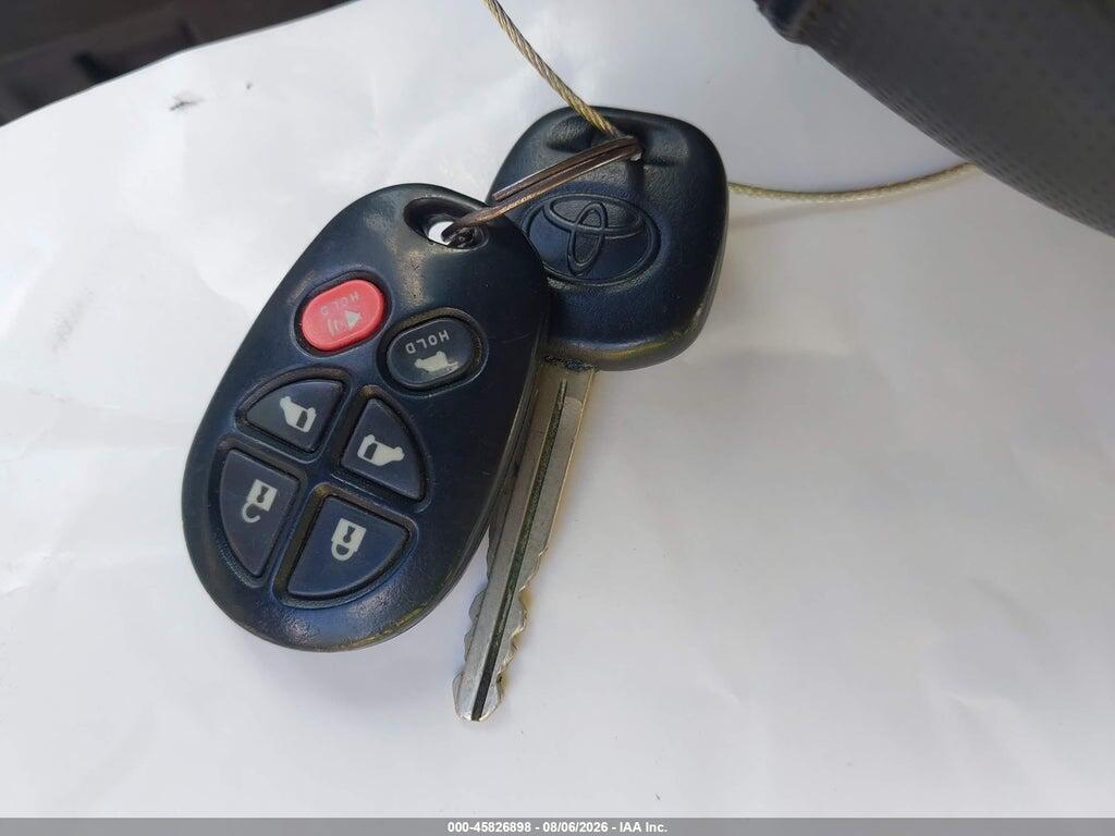 5TDDK3DC0CS040744 2012 TOYOTA SIENNA photo no. 11