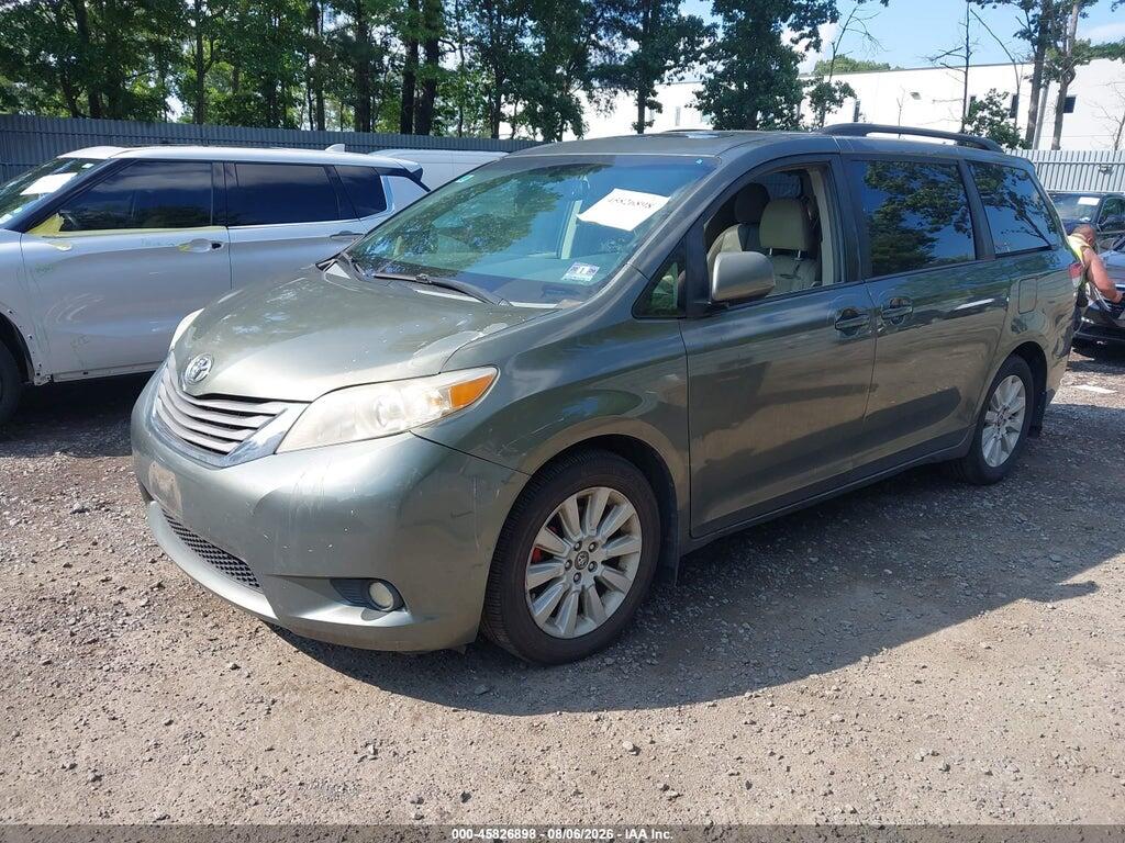 5TDDK3DC0CS040744 2012 TOYOTA SIENNA photo no. 2
