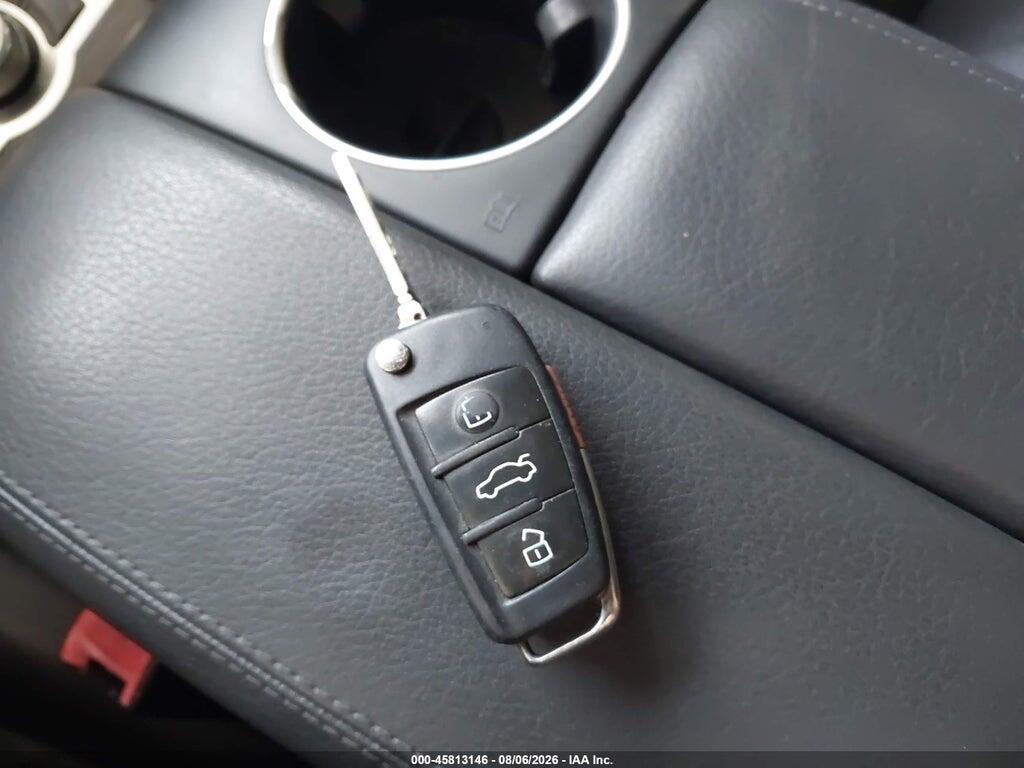 WA1LMBFE0CD007778 2012 AUDI Q7 photo no. 11