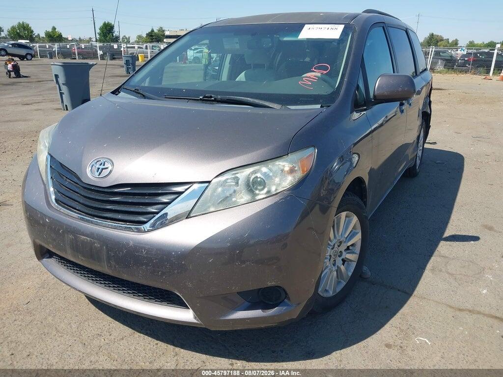 5TDJK3DC4CS045920 2012 TOYOTA SIENNA photo no. 2