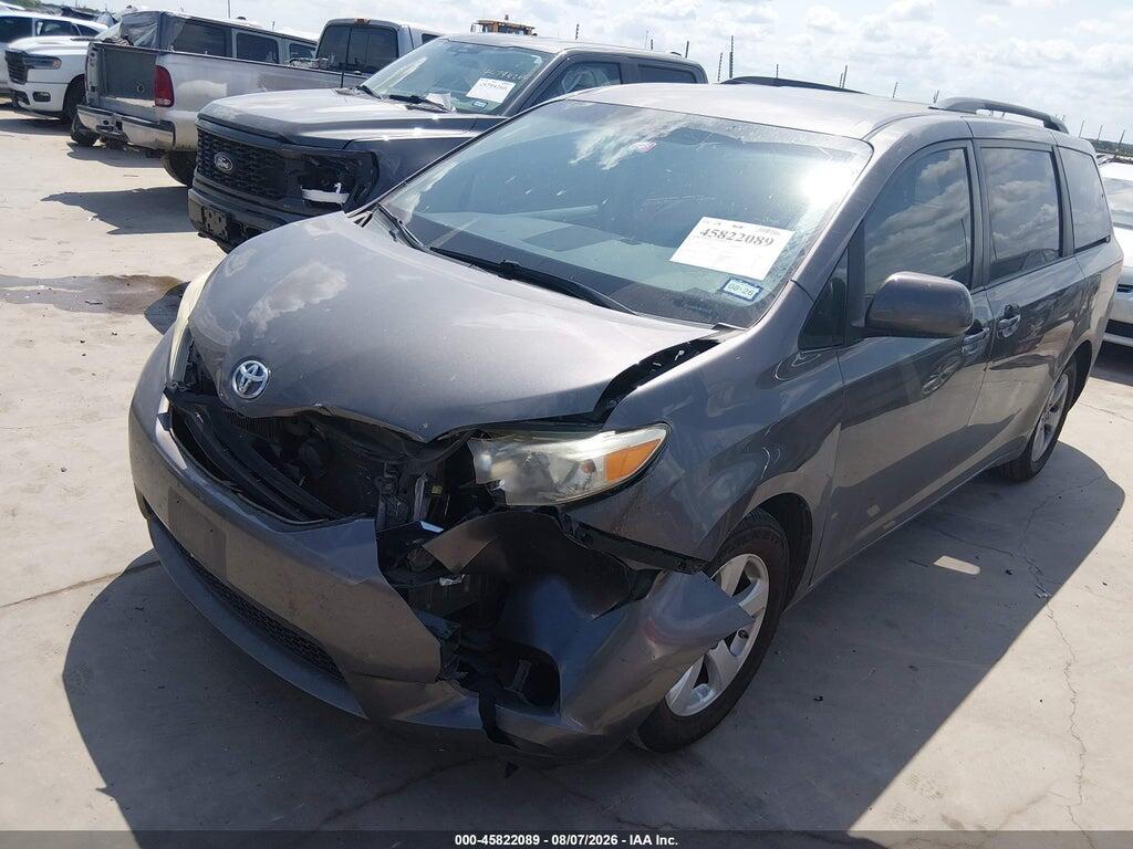 5TDKK3DC4DS386112 2013 TOYOTA SIENNA photo no. 2