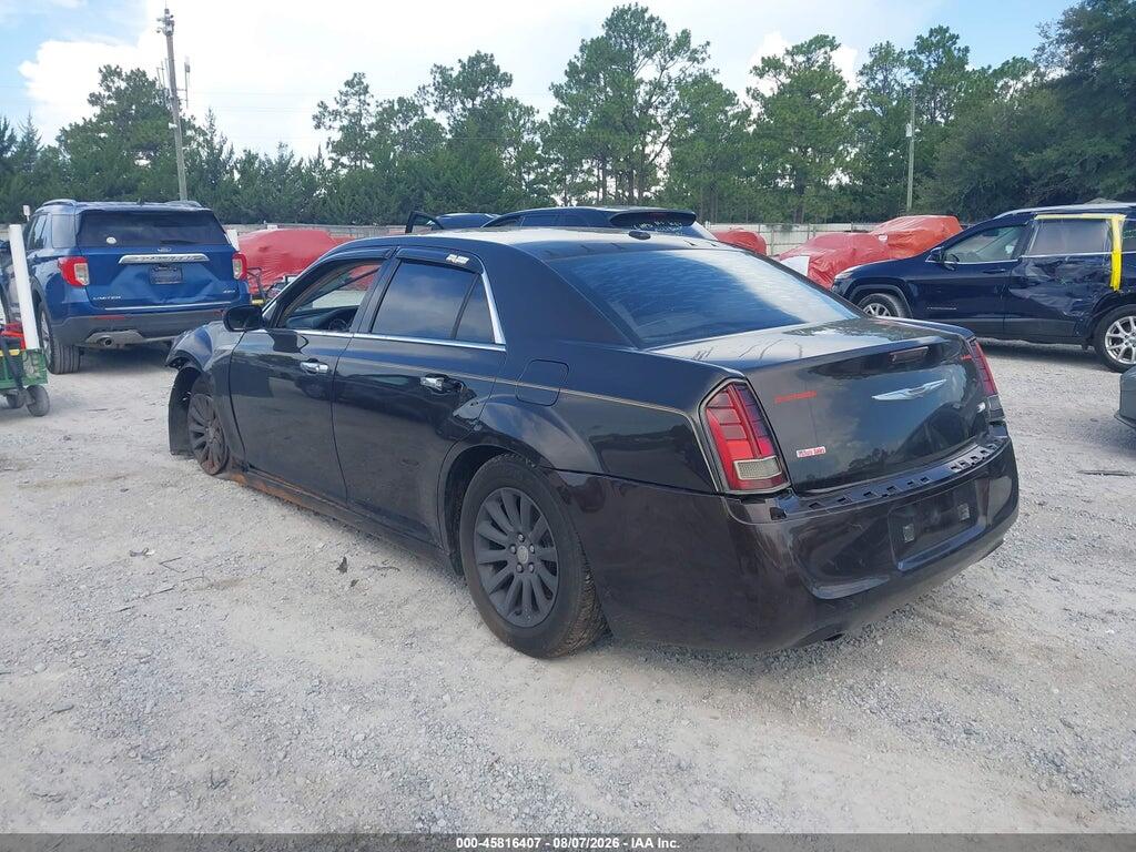2C3CCAAG1DH572903 2013 CHRYSLER 300 photo no. 3