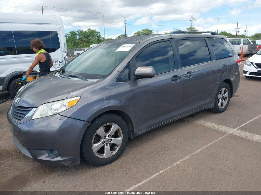 5TDKK3DC5DS395451 2013 TOYOTA SIENNA photo no. 2