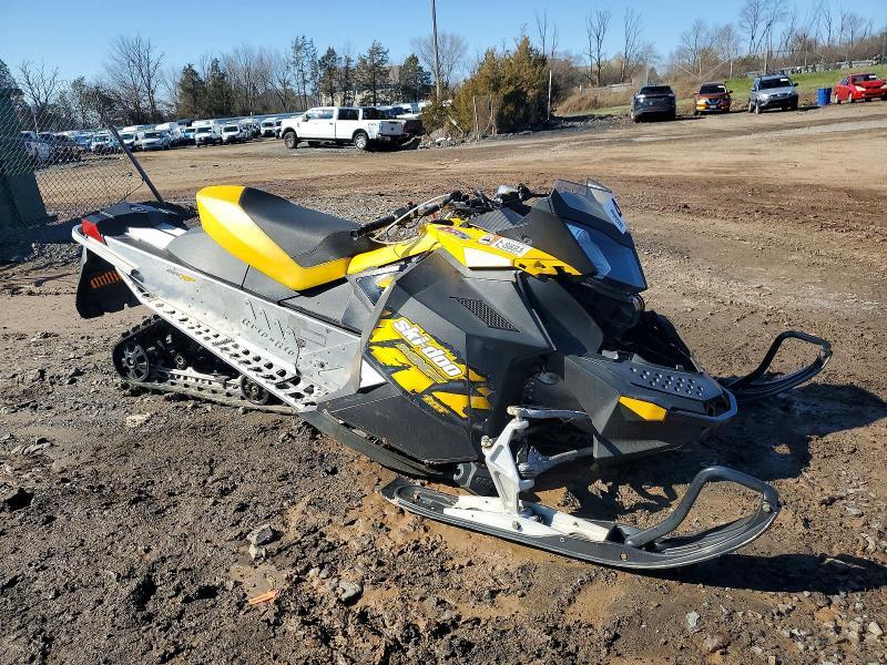 2009 SKI-DOO MXZ SNOWMOBILE