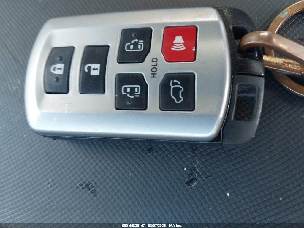 5TDDK3DC6ES081964 2014 TOYOTA SIENNA photo no. 11