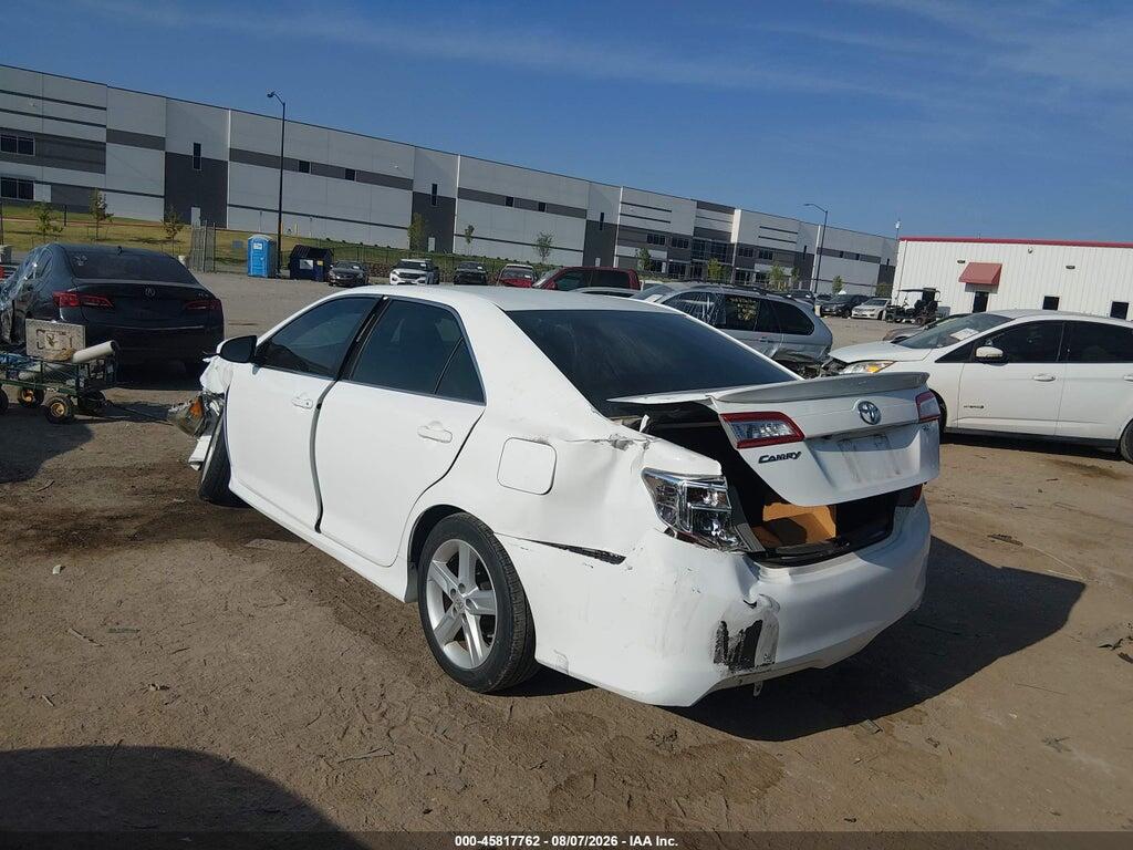 4T1BF1FK2EU459323 2014 TOYOTA CAMRY photo no. 3
