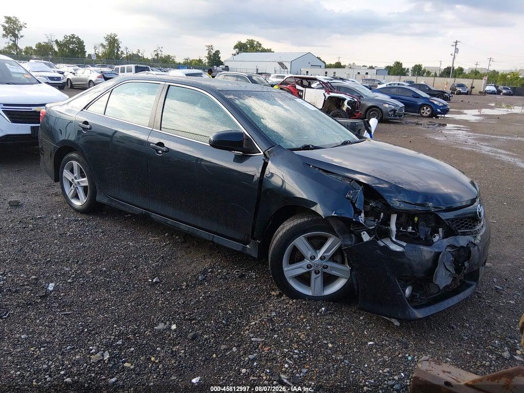 4T1BF1FK3EU320513 2014 TOYOTA CAMRY photo no. 1