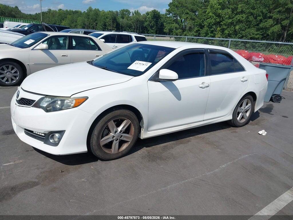 4T1BF1FK2EU322575 2014 TOYOTA CAMRY photo no. 2