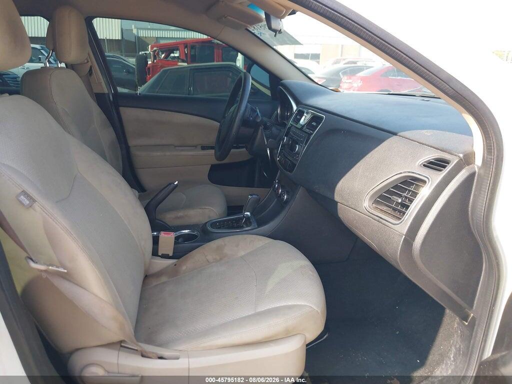 1C3CCBAB5EN125008 2014 CHRYSLER 200 photo no. 5