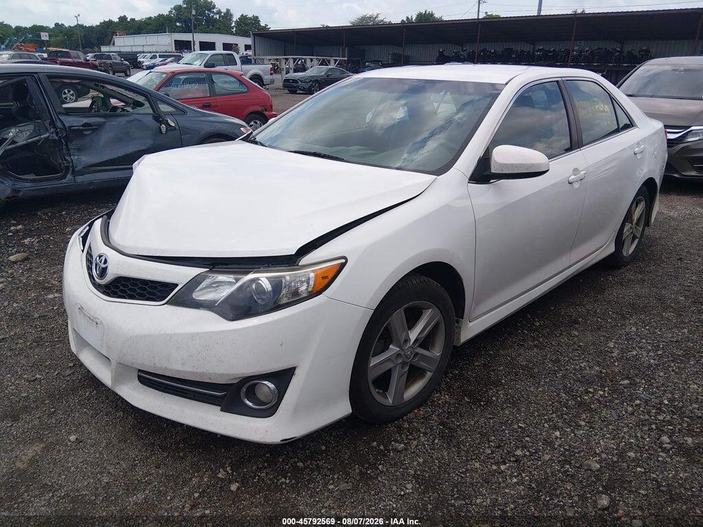 4T1BF1FK7EU826054 2014 TOYOTA CAMRY photo no. 2