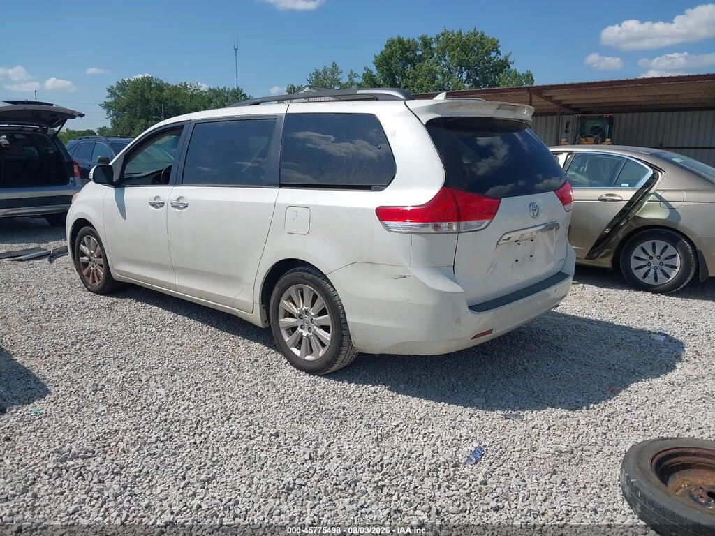 5TDYK3DC8ES425313 2014 TOYOTA SIENNA photo no. 3