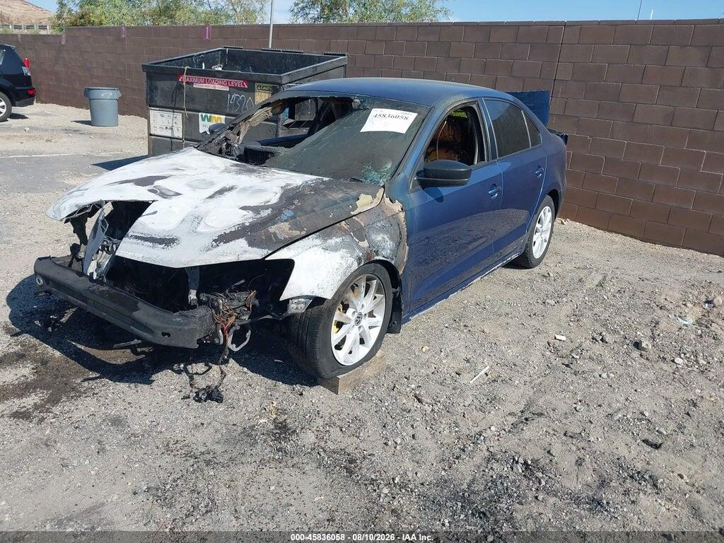 3VWB17AJ5FM317703 2015 VOLKSWAGEN JETTA photo no. 2