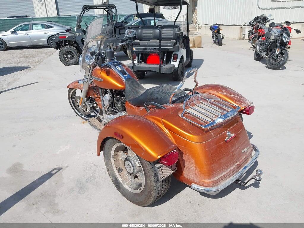 1HD1MCM13FB859561 2015 HARLEY-DAVIDSON FLRT photo no. 3
