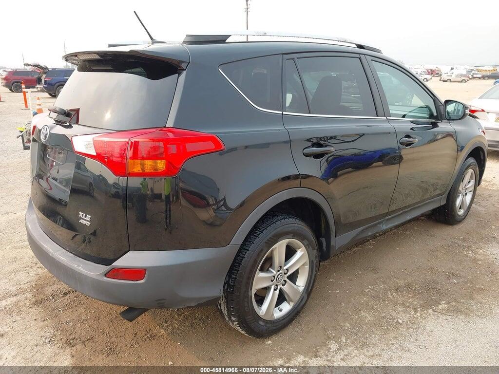 2T3RFREV8FW355050 2015 TOYOTA RAV4 photo no. 4