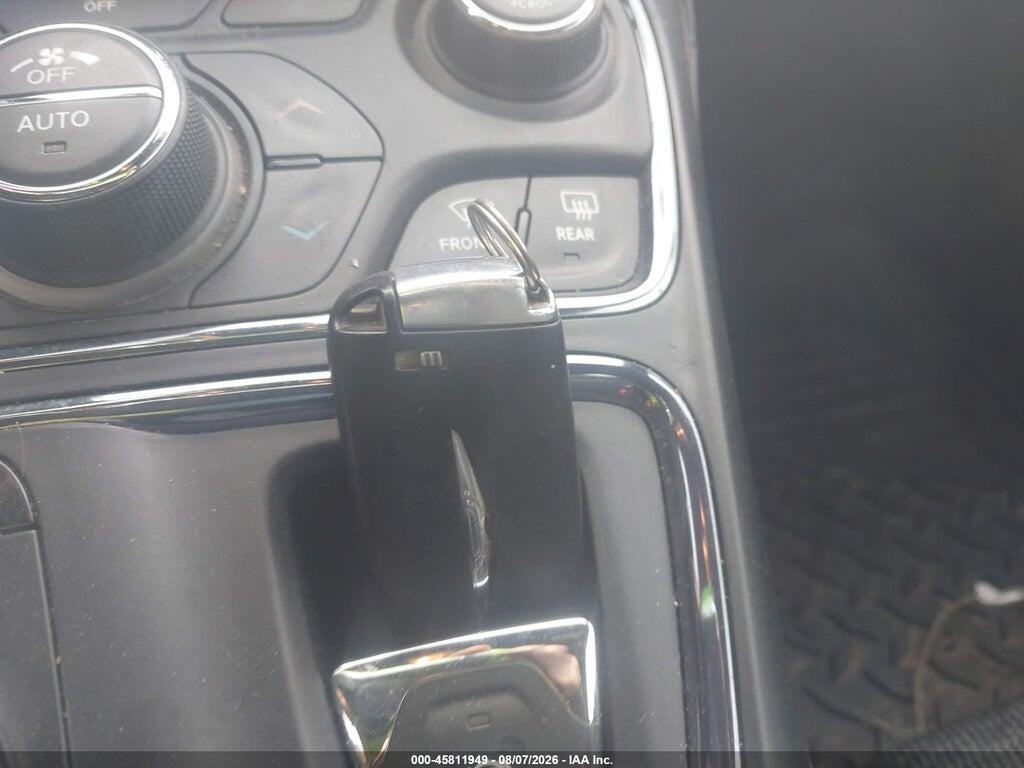 1C3CCCBB8FN641286 2015 CHRYSLER 200 photo no. 11