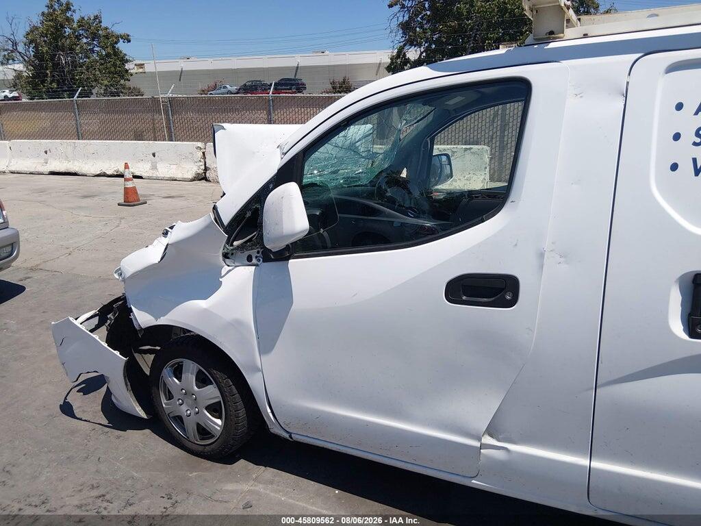 3N6CM0KN7FK715091 2015 NISSAN NV200 photo no. 4