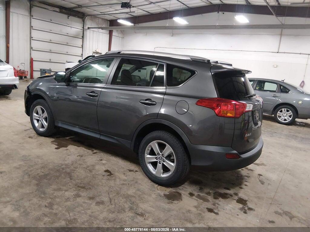 2T3RFRAV9FW370494 2015 TOYOTA RAV4 photo no. 3