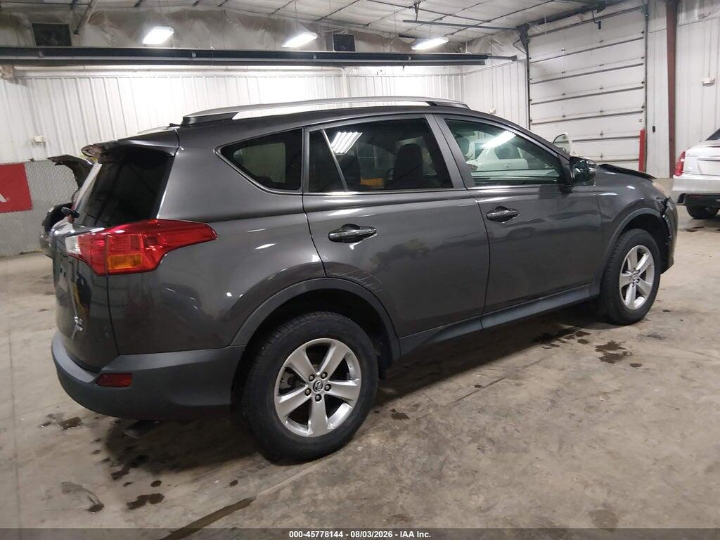 2T3RFRAV9FW370494 2015 TOYOTA RAV4 photo no. 4