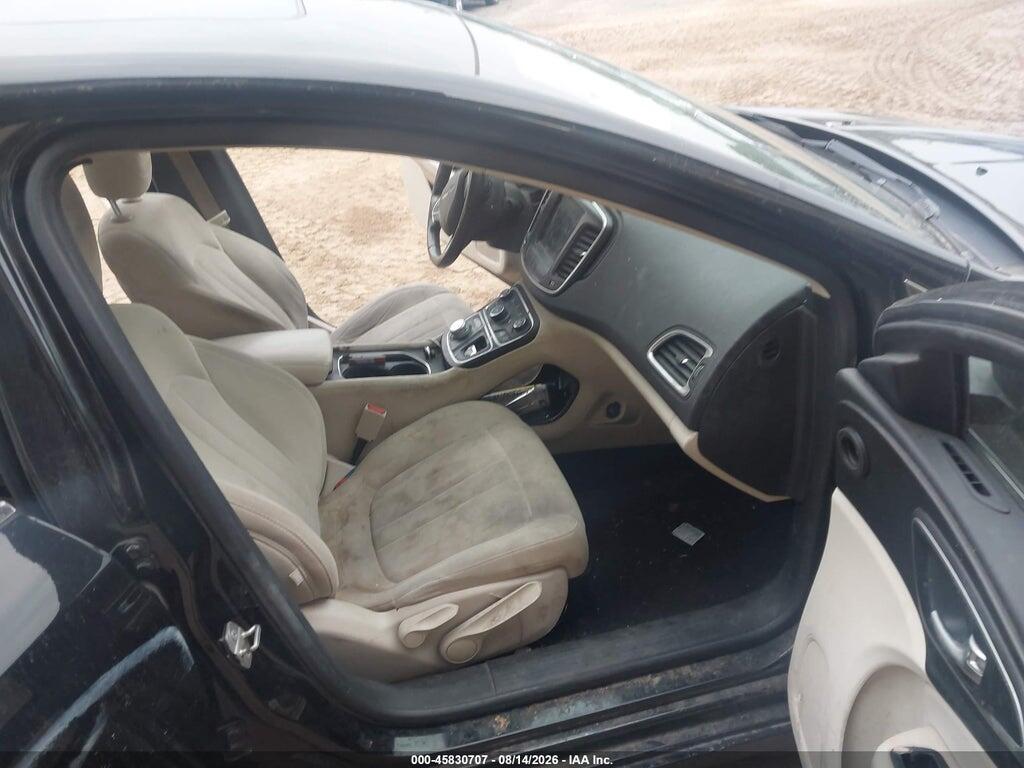 1C3CCCAB3GN113657 2016 CHRYSLER 200 photo no. 5