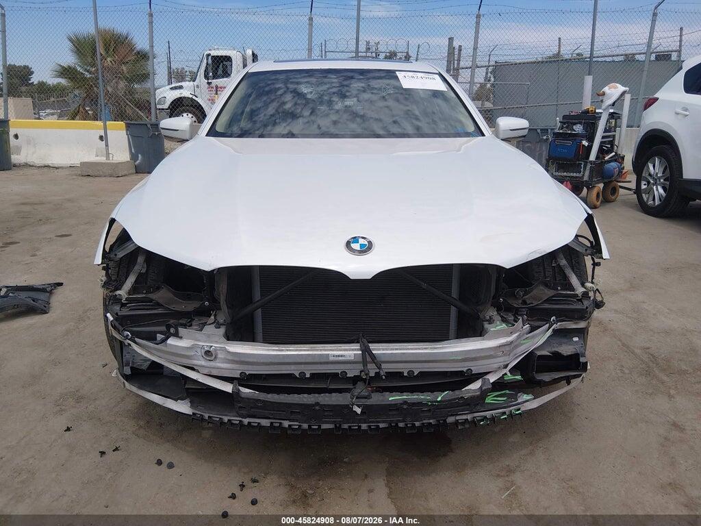 WBA7F2C59GG418135 2016 BMW 750I photo no. 6