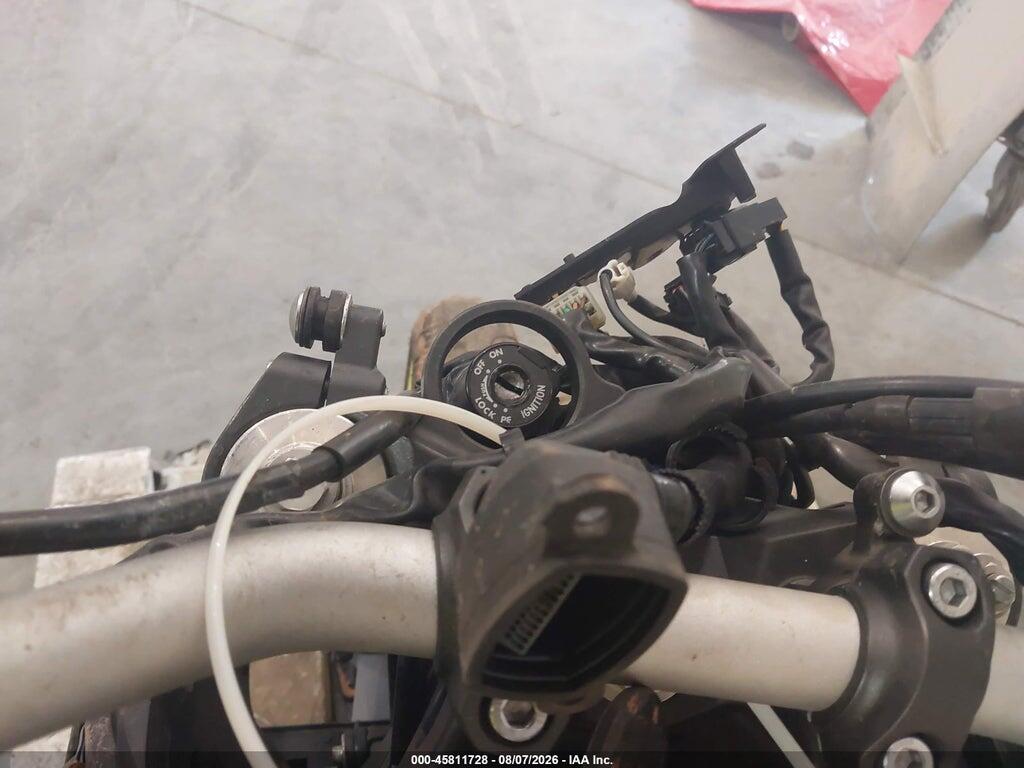 JYARN33E6GA011554 2016 YAMAHA FZ09 photo no. 7