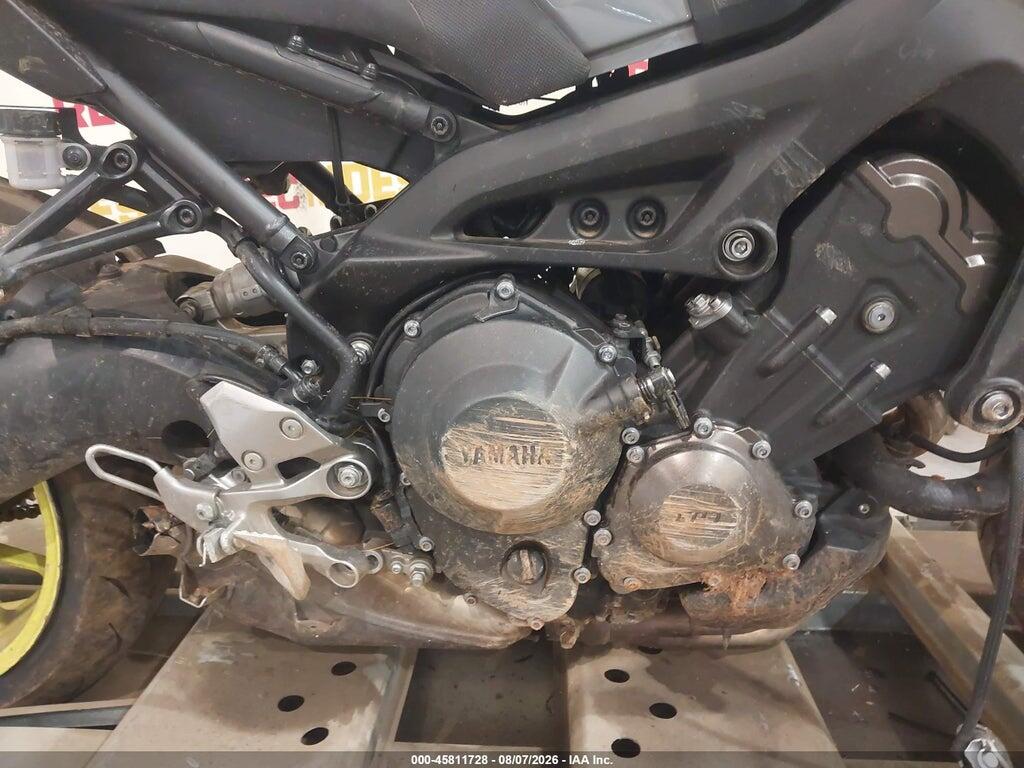 JYARN33E6GA011554 2016 YAMAHA FZ09 photo no. 8