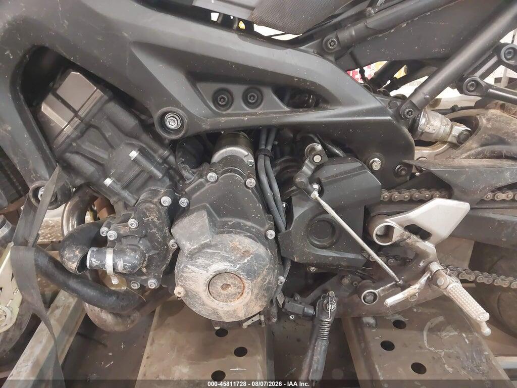 JYARN33E6GA011554 2016 YAMAHA FZ09 photo no. 9