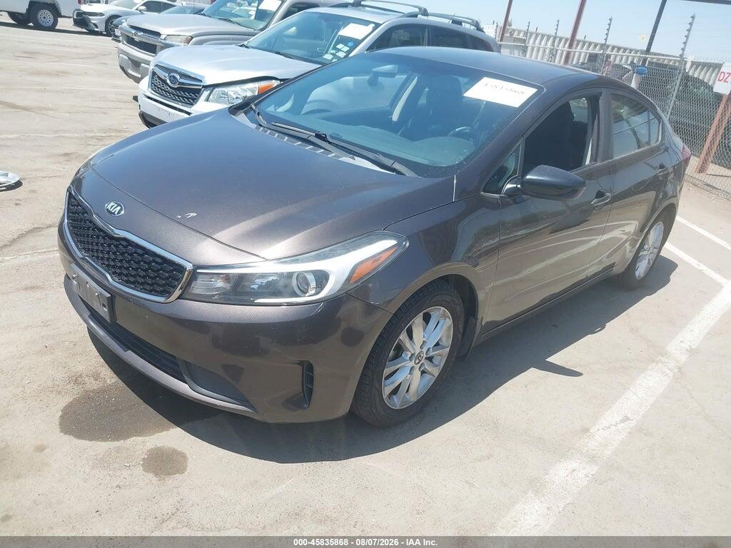 3KPFL4A75HE009008 2017 KIA FORTE photo no. 2