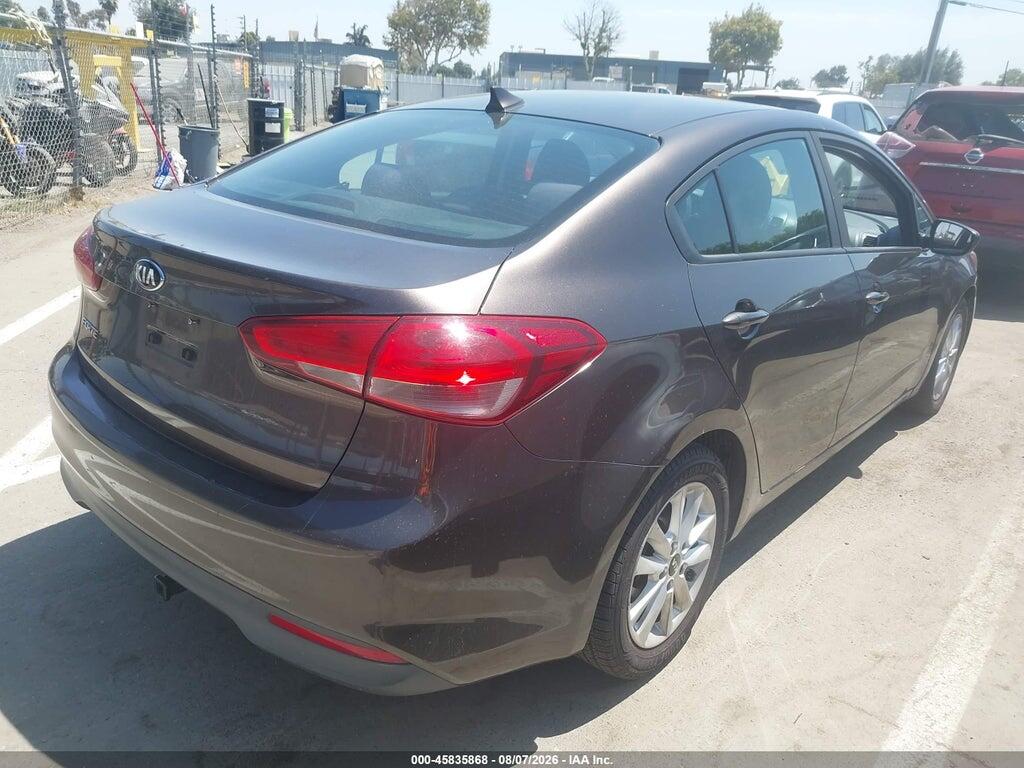 3KPFL4A75HE009008 2017 KIA FORTE photo no. 4