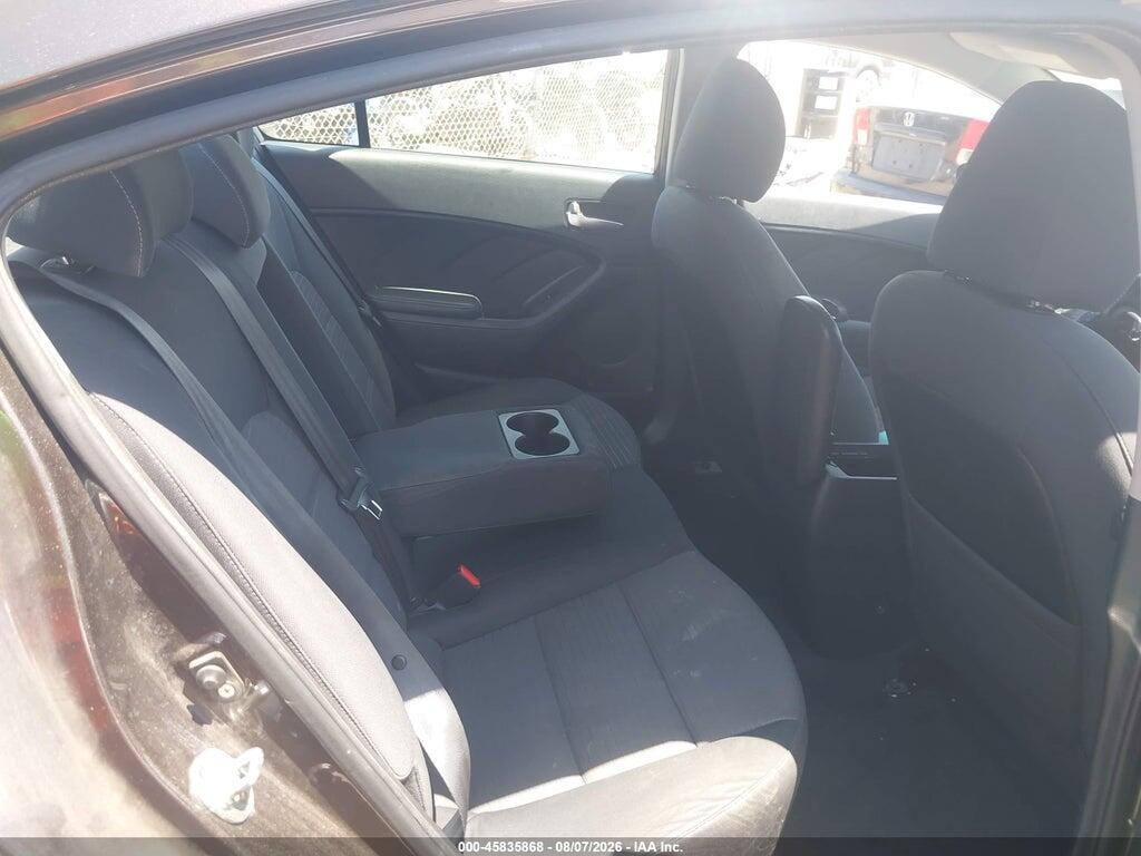 3KPFL4A75HE009008 2017 KIA FORTE photo no. 8