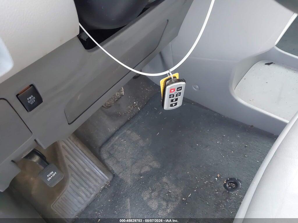 5TDYZ3DC9HS767501 2017 TOYOTA SIENNA photo no. 11