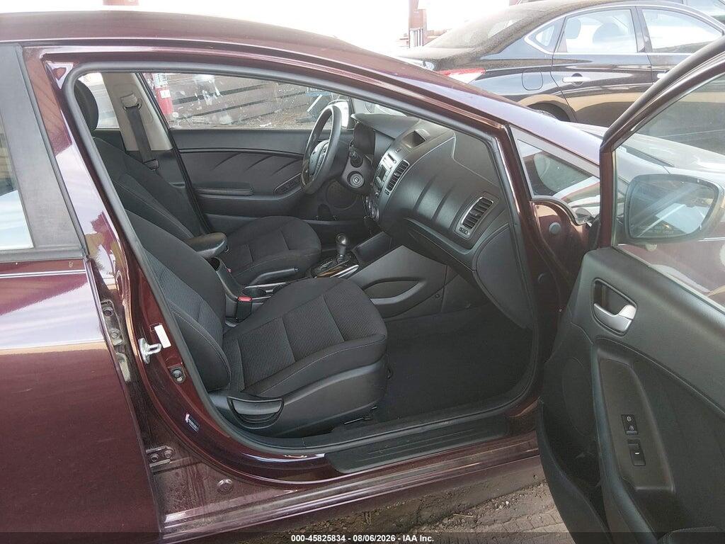 3KPFK4A77HE081671 2017 KIA FORTE photo no. 5