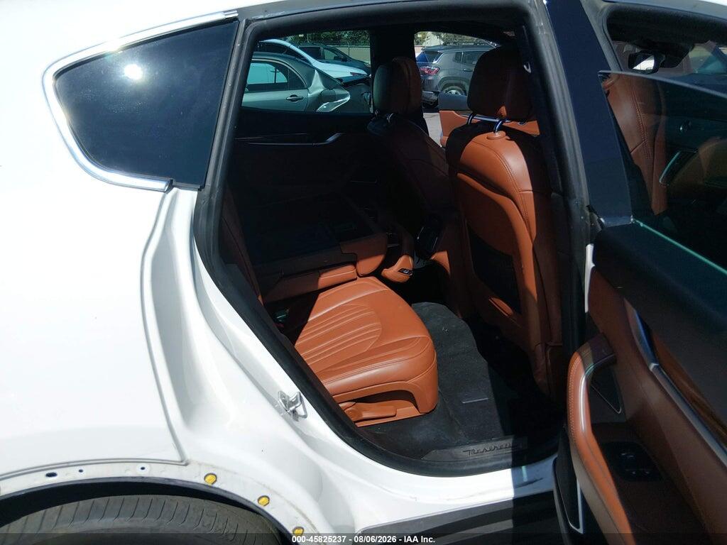 ZN661YUL7HX237354 2017 MASERATI LEVANTE photo no. 8