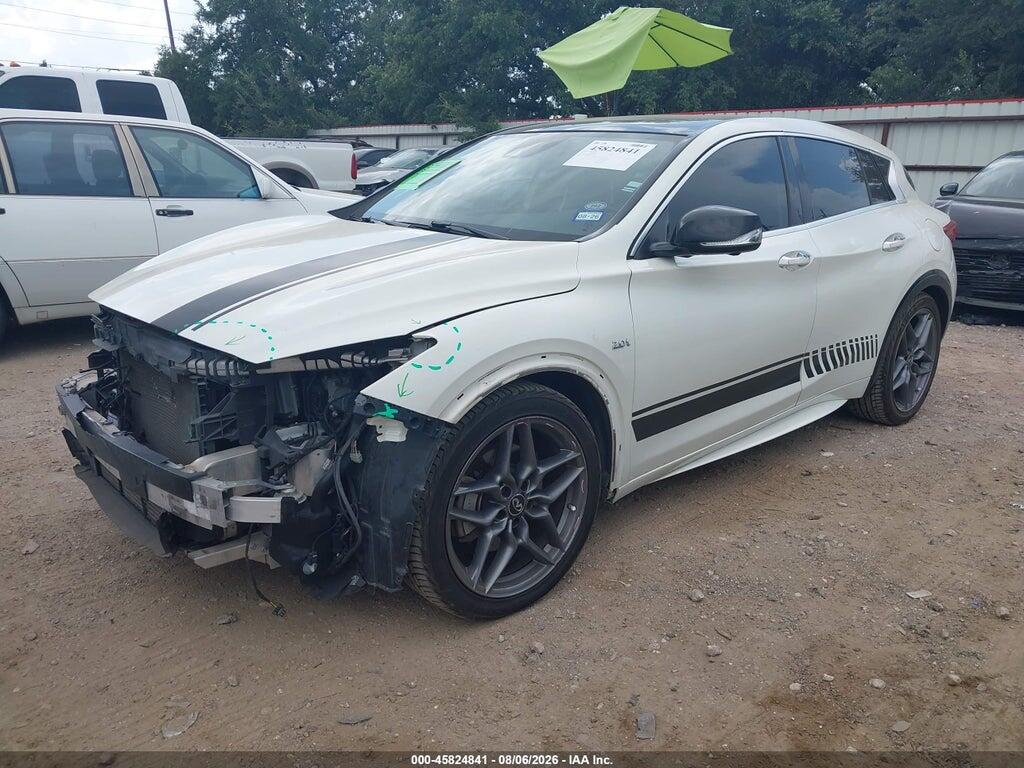 SJKCH5CP8HA031043 2017 INFINITI QX30 photo no. 2