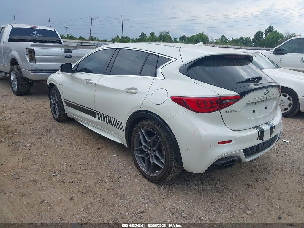 SJKCH5CP8HA031043 2017 INFINITI QX30 photo no. 3
