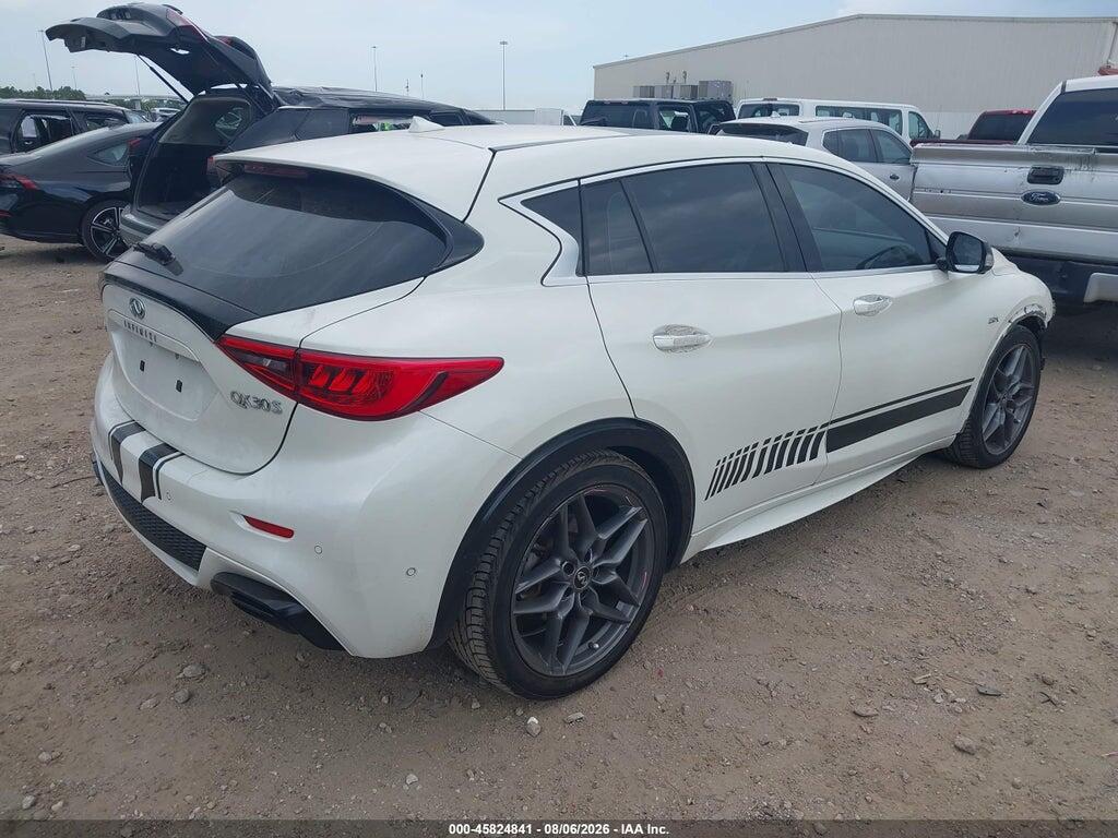 SJKCH5CP8HA031043 2017 INFINITI QX30 photo no. 4