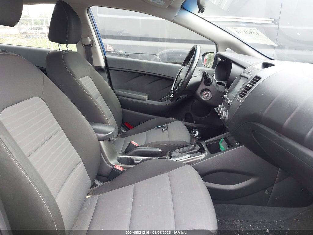 3KPFL4A70HE159253 2017 KIA FORTE photo no. 5