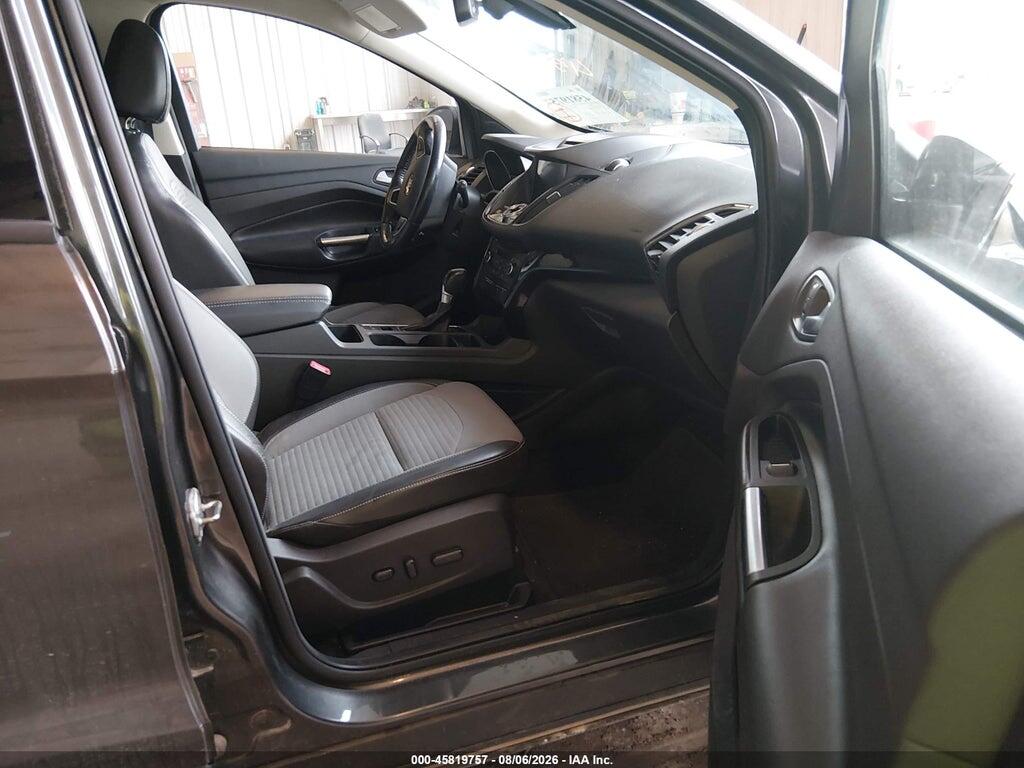 1FMCU9J95HUE70477 2017 FORD ESCAPE photo no. 5